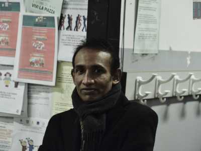 Il 45enne Jay ha lasciato il proprio Paese per approfondire i suoi studi in mediazione culturale